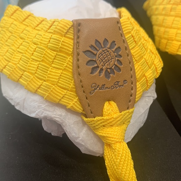 Yellow Box yellow flip flop - Picture 2 of 9